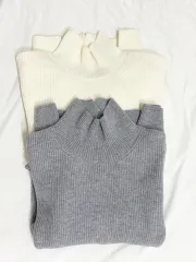 アイボリー グレー タートルネックのサムネイル