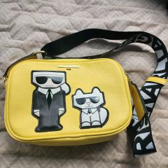 アミパリス×プーマ コラボ ショルダーバッグ 白黒 AMI PUMA ミニバッグ