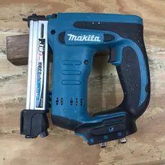 ☆マキタ(makita) コードレスタッカ ST420DZK【柏店】のサムネイル