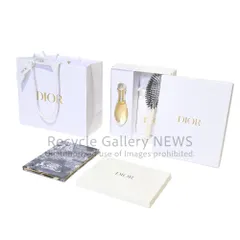2026年最新】Christian Dior ヘアブラシの人気アイテム - メルカリ