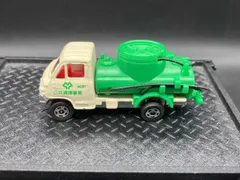 トミカ No.18 トヨタ ダイナ バキュｰムカｰ アイボリｰ 赤シｰト 1Hホイｰル 緑タンク 公共清掃事業 赤箱 ロゴ赤字 中国製 トミーのサムネイル