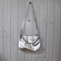 41MS0205 美品 ヌエール nouer メタリックシルバー チェーンハンドル ショルダーバッグ 2WAY仕様 本革調のサムネイル