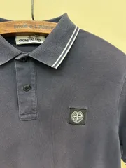 人気!【STONE ISLAND】 ワッペンロゴ ポロシャツ　ストーンアイランドのサムネイル