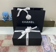 シャネル バッグボックス (31.5x22x11) + リボン + カメリア + お買い物バッグ