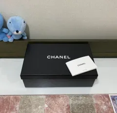 シャネル 靴 ボックス(29 5x17 5x9 5) + バインダー リフィル + BOOKLETのサムネイル