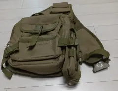 ミリタリー バッグ カーキ色 スリングバック