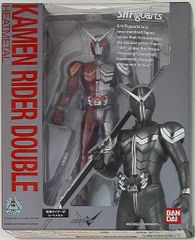 반다이 SHFiguarts 가면 라이더 W (더블) 히트 메탈