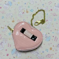Q-potピンクチョコハートコインケース 美品 - メルカリ