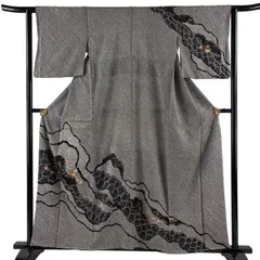 【美品】 訪問着 身丈158cm 裄丈63cm S 袷 枝梅 波 刺繍 総絞り 黒 正絹 秀品 【中古】のサムネイル