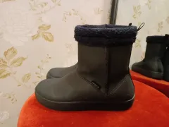 140 Crocs 冬 ファー ブーツ ブラック 250サイズのサムネイル