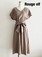 Rouge vif　ルージュヴィフ　タイプライタータックワンピース　定価27,500円　F（フリー）　濃いベージュ　綿100%　半袖　カジュアル　可愛い　送料込み　6467545のサムネイル