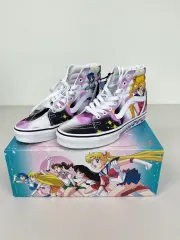 正規品/新品 VANS SK8 ハイ セーラームーン コラボ スニーカー 235のサムネイル