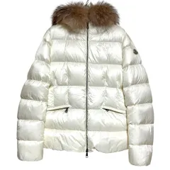 美品 22AW MONCLER モンクレール BOED ブルーフォックスファー フーデッド ダウンジャケット H20931A00136 サイズ2 ホワイト レディース 古着 中古 USEDのサムネイル