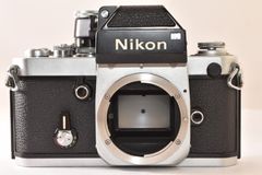 Nikon FM 本体 NIKKOR 50mm F1.8 ストロボ付 - メルカリ