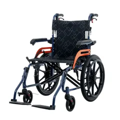 【6月限定特価】車椅子 アルミ製 軽量 自走介助兼用 折りたたみ 自立式 ノーパンクタイヤ 介助ブレーキ付き 跳ね上げ式肘掛け 防水生地 コンパクト 四輪 高齢者 介護用品 福祉用具 ノーパンクタイヤ 自立収納 完成品 耐荷重100kg 新品 BLACKのサムネイル