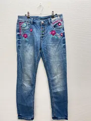 34. Desigual  デシグアル　花柄刺繍　デニムパンツ　サイズ28のサムネイル