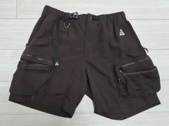 Nike ACG カーゴショートパンツ ブラック Sサイズ - メルカリ