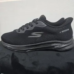 SKECHERS スケッチャーズ スリップインズ オールブラック スニーカー