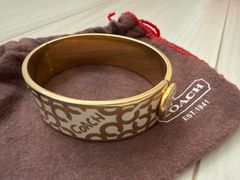 美品✨コーチ シグネチャー柄 バングル レッド ゴールド ブレスレット 