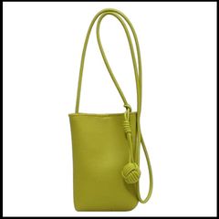 美品】PLEATS MINI POCHETTE 大サイズ - メルカリ
