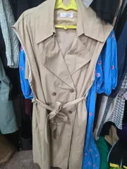 Lila ベージュ ノースリーブ トレンチコートのサムネイル