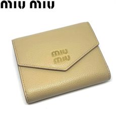 ✨新品未使用✨ miumiu ミニ財布 マテラッセ アイコン 二つ折り - メルカリ