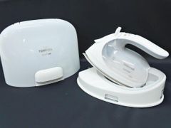TOSHIBA コードレススチームアイロン TA-FLW910 2019年製 - メルカリ