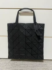 イッセイミヤケ バオバオ ルーセント トートバッグ