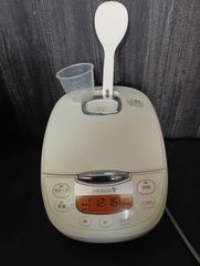 ヤマダセレクト マイコンジャー炊飯器3合炊きYRC-M05H1 - メルカリ