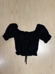 ブラック クロップド パフ ブラウスのサムネイル