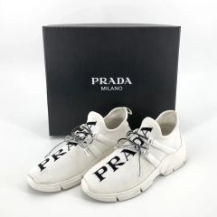 新品】プラダ RE-NYLON モノリス スニーカー ポーチ 三角ロゴ 白 