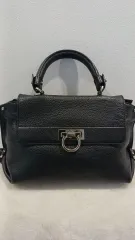FERRAGAMO フェラガモ 傷なし A 5回未満 33 20 17のサムネイル