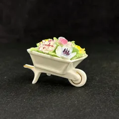 Royal Doulton ロイヤルドルトン 陶花 フィギュリン 手押し車 花籠 ボーンチャイナ 英国製のサムネイル