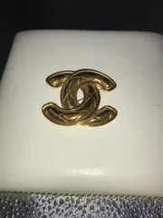 UON CHANEL ココマーク　ヴィンテージ　マトラッセゴールドブローチ