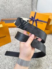 LOUIS VUITTON ブラックレザーベルト 95/38 - メルカリ