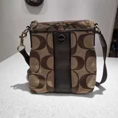 Coach Signature Pattern Crossback Brown