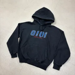 O!Oi ビックロゴ ブラック WHO フーディーのサムネイル