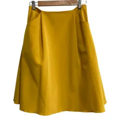 美品 FOXEY NEW YORK フォクシーニューヨーク イリプスフレアスカート 36424 サイズ40 イエロー レディース 古着 中古 USEDのサムネイル
