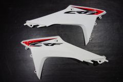 YAMAHA FZR400サイドカウル 左右セット - メルカリ