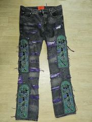 世界限定 100本 WHO DECIDES WAR デニム ダメージ加工 刺繍 - メルカリ