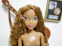 ブラッツBratzドール☆カーキトップス＆ピンクスカートサンダル込