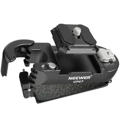 特価商品 NEEWER カメラバックパッククリップ クイックリリースカメラクリップマウント PDシステム/アルカ型プレート対応 バックパックストラップマウント 安全ロック機構 一眼レフカメラ/ミラーレスカメラ用 最大耐荷重10kgのサムネイル