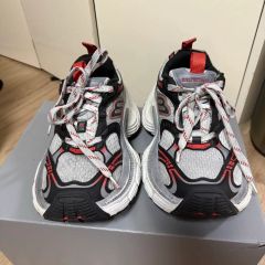 Balenciaga 10xl スニーカー 42 グレー/レッド 収納袋付き - メルカリ