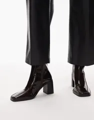 トニービアンコ レディース シューズ ブーツ・レインブーツ アンクル ブーツ ヒール Tony Bianco Dusty block heeled ankle boots in shiny BROWNのサムネイル