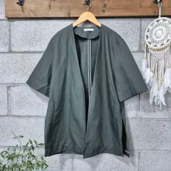 the CASHMERE ノーカラージャケット