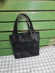 BAO BAO ISSEY MIYAKE バオバオイッセイミヤケ ルーセント ブラック トートバッグ ミニ