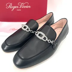 未使用品 ROGER VIVIER ロジェヴィヴィエ  現行 2024製 シューズ ストラスチェーン付きローファー レザー 保存袋付き 箱付きのサムネイル