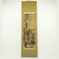 虎の図 掛軸 肉筆 骨董品 - メルカリ