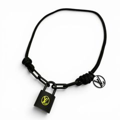 Louis Vuitton パドロック ブレスレット ネオンイエロー - メルカリ