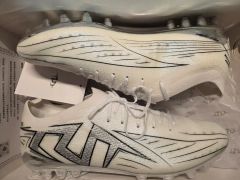 TLSS サッカーシューズ スパイク ホワイト - メルカリ